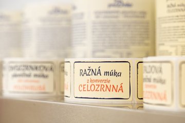 Prazrnko – špaldová a žitná celozrnná mouka