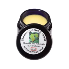 Homeopatická mast Rhus pro péči o pokožku při oparu